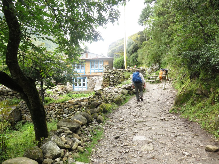 EBC Trail walking towards Monjo