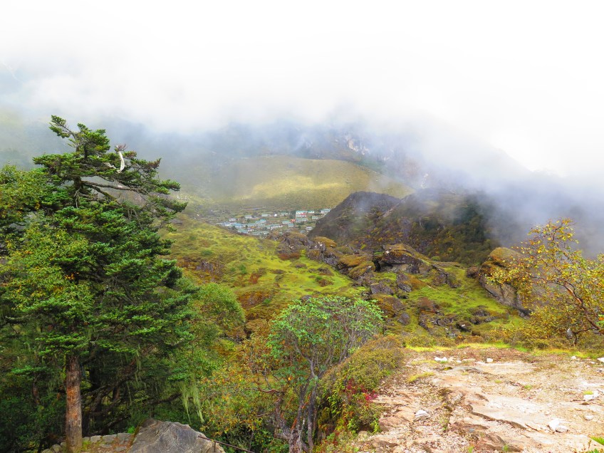 to Khumjung from Namche Bazaar
