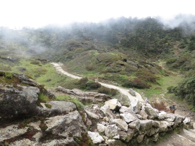 To Khumjung from Namche Bazaar