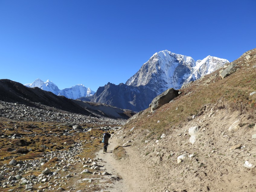 Everest Base Camp Trek -Gorak Shep to Lobuche