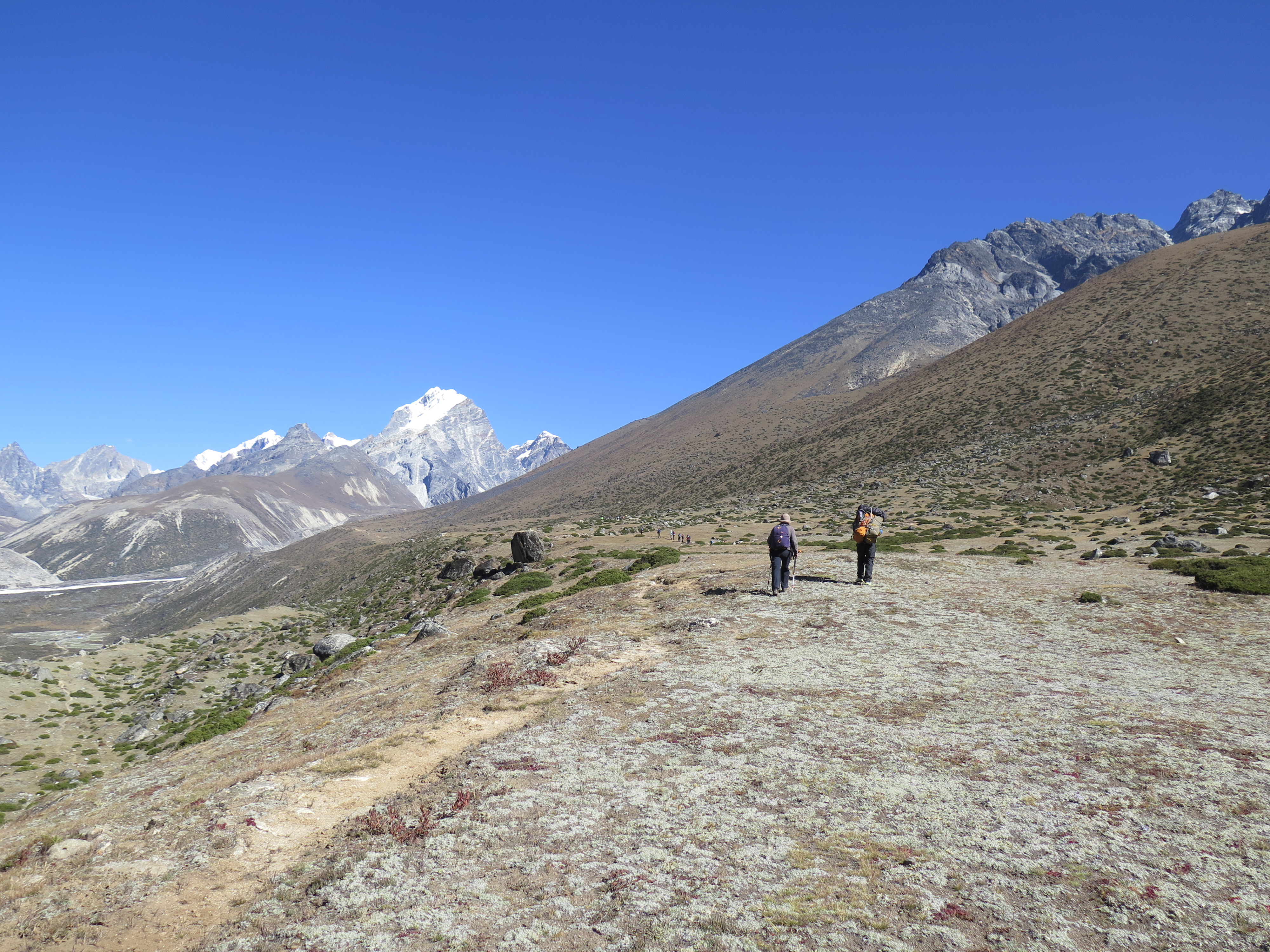 EBC Trek Dingboche to Lobuche