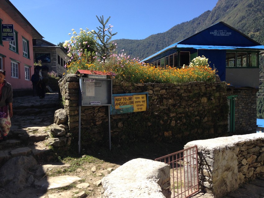 Sign to Jiri from the main EBC trail