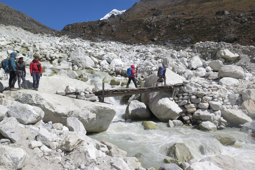 small wooden bridge at Di=ughla nepal EBC trail 2018